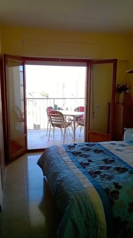 Appartamento Apartamento Espert Perelló Esterno foto